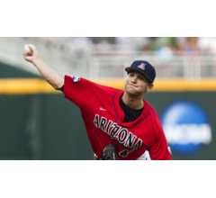 Image for Arizona Takes Opener In College World Series Finals from South Carolina