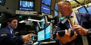 stock traders on the trading floor